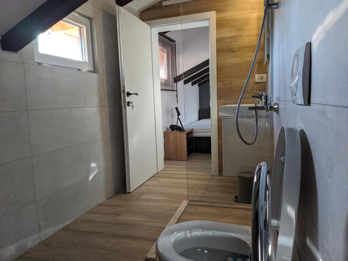 L'Hotelpz Prizren Exterior photo